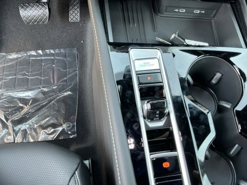 New 2026 Volkswagen Atlas Cross Sport SEL image 19