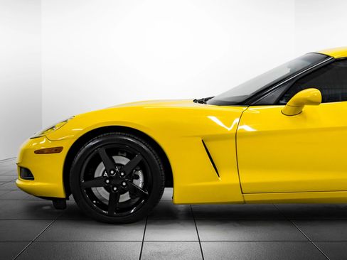 Used 2006 Chevrolet Corvette Coupe image 13