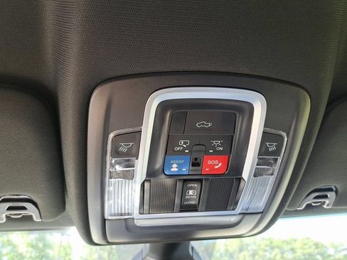 Used 2022 RAM 2500 Laramie AWD/4WD image 16