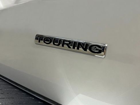 New 2026 Honda Odyssey Touring image 7