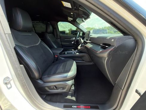Used 2025 Ford Explorer ST RWD image 10