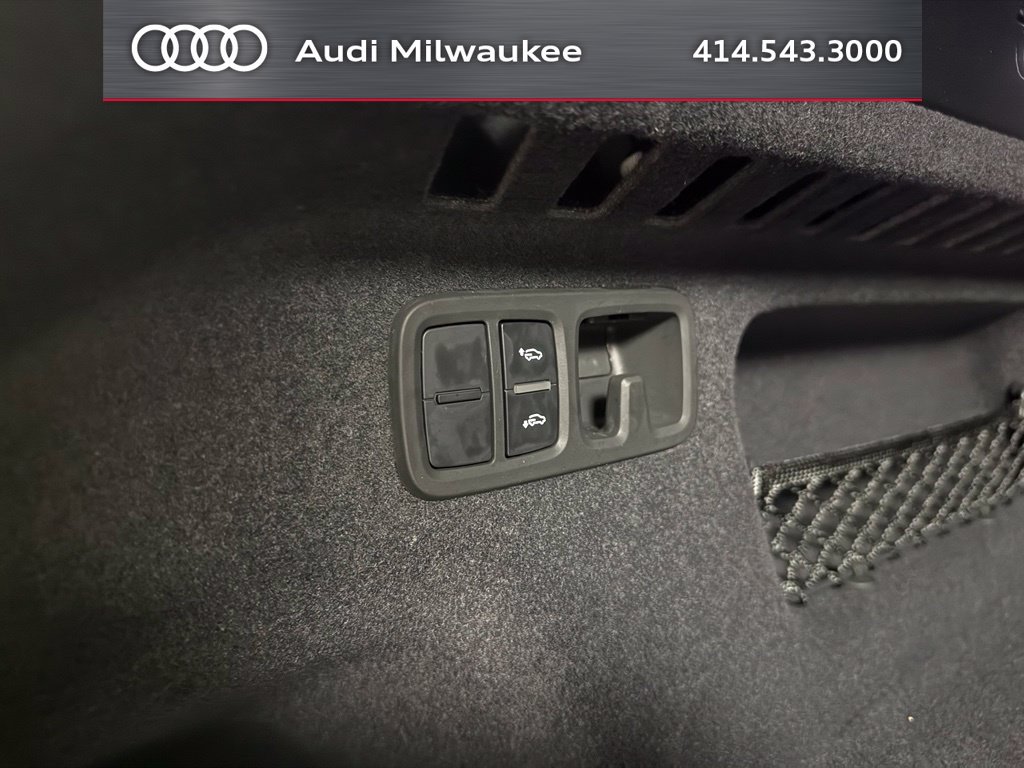 Used 2024 Audi SQ8 Prestige AWD/4WD image 42
