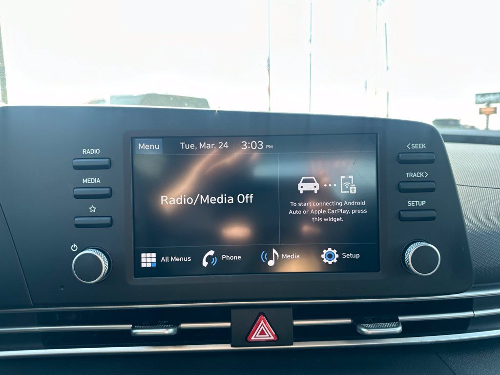 Used 2026 Hyundai Elantra SE FWD image 23