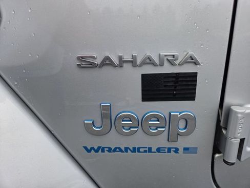 Used 2023 Jeep Wrangler Unlimited Sahara w/ Cold Weather Group AWD/4WD image 22