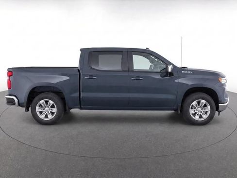 Used 2025 Chevrolet Silverado 1500 LT RWD image 2