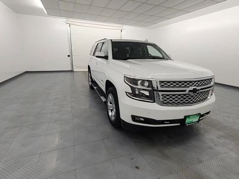 Used 2017 Chevrolet Tahoe LT w/ LT Signature Package image 2