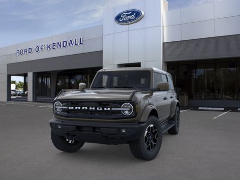 New 2026 Ford Bronco Outer Banks AWD/4WD image 2