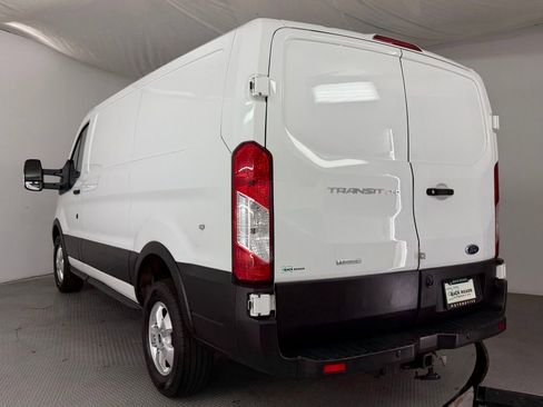 Used 2019 Ford Transit 250 130 Low Roof RWD image 7