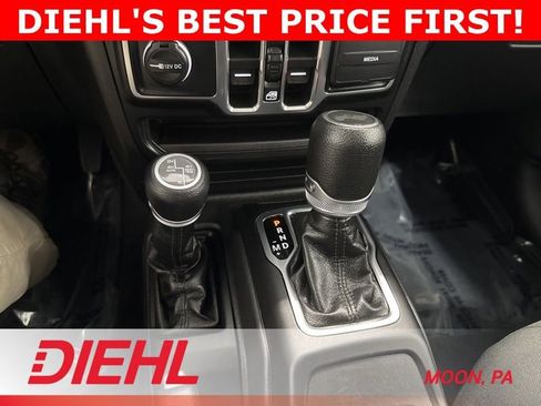 Used 2023 Jeep Wrangler Unlimited w/ Cold Weather Group AWD/4WD image 33
