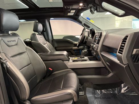 Used 2018 Ford F150 Raptor w/ Equipment Group 802A Luxury image 24