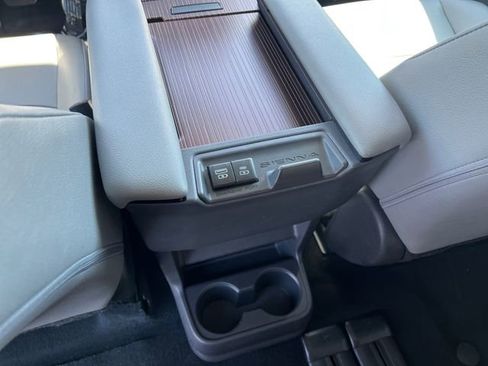 Certified 2023 Toyota Sienna XLE FWD image 22