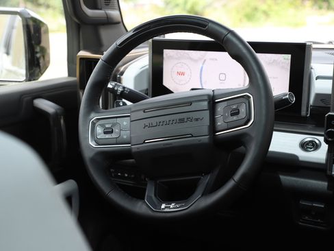 Used 2024 GMC Hummer EV 3X w/ Extreme Off-Road Package AWD/4WD image 17