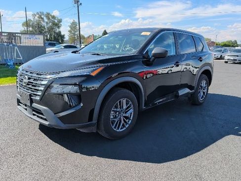 Used 2024 Nissan Rogue S AWD/4WD image 1