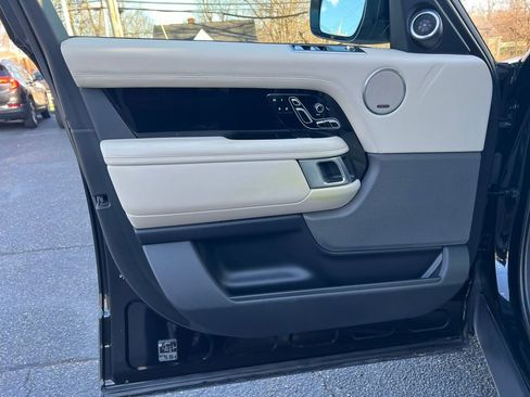 Used 2019 Land Rover Range Rover HSE image 15