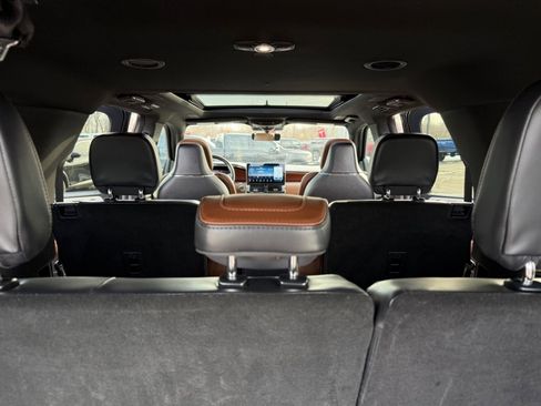 Used 2023 Lincoln Navigator L Reserve w/ Equipment Group 201A image 16