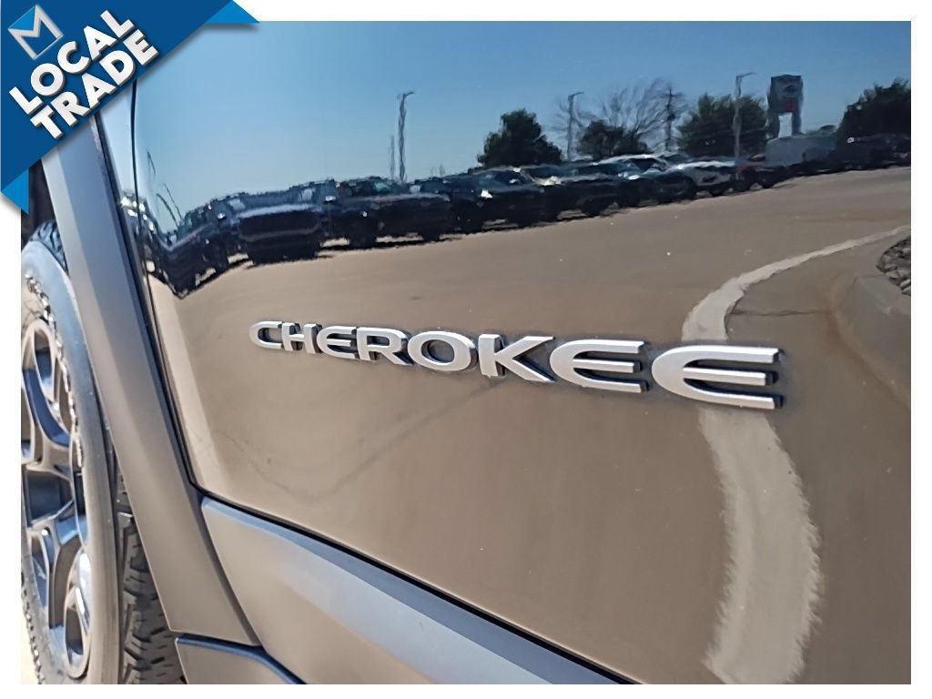 Used 2021 Jeep Cherokee Trailhawk w/ Premium Leather Package AWD/4WD image 9