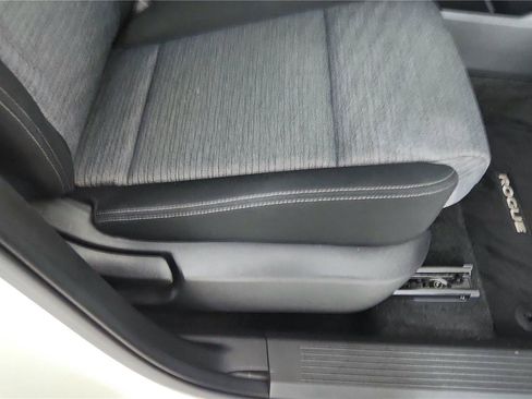 Certified 2023 Nissan Rogue SV image 26