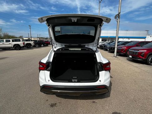 New 2026 Chevrolet Trax ACTIV w/ Sunroof Package FWD image 35