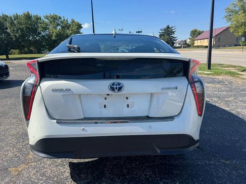 Used 2018 Toyota Prius Three Touring image 7