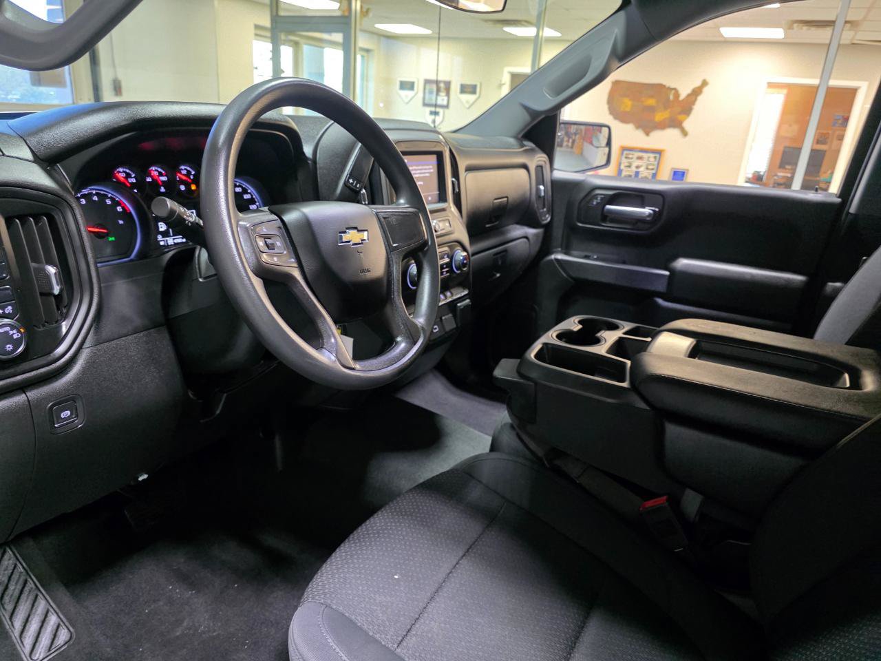Used 2020 Chevrolet Silverado 1500 Custom w/ Custom Value Package AWD/4WD image 16