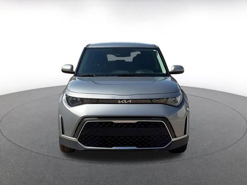 Used 2025 Kia Soul LX w/ LX Technology Package image 4