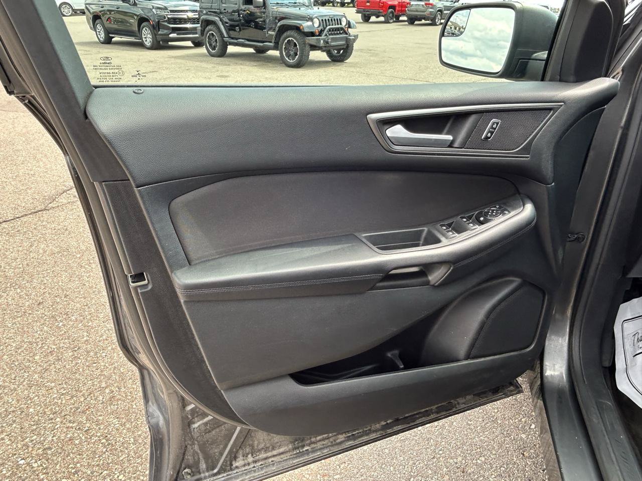 Used 2016 Ford Edge SE FWD image 14