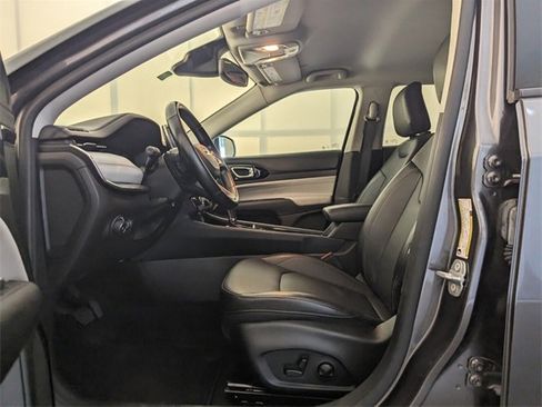 Used 2022 Jeep Compass Limited image 6