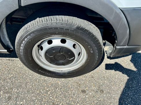 Used 2023 Ford Transit 250 Medium Roof image 32