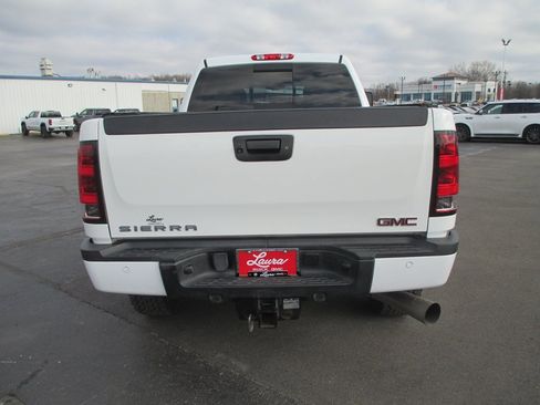 Used 2014 GMC Sierra 2500 Denali w/ Suspension Package, Off-Road image 4