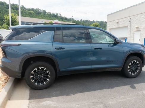 Used 2024 Chevrolet Traverse Z71 AWD/4WD image 4