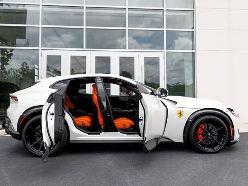 Used 2025 Ferrari Purosangue AWD/4WD image 24