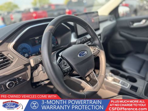 Used 2023 Ford Escape Platinum image 2