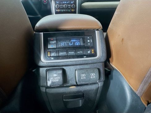 Used 2022 Subaru Ascent Touring AWD/4WD image 35