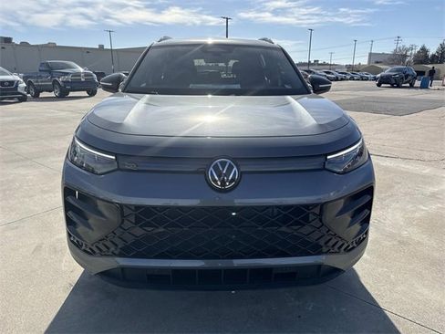New 2026 Volkswagen Tiguan SE R-Line image 9