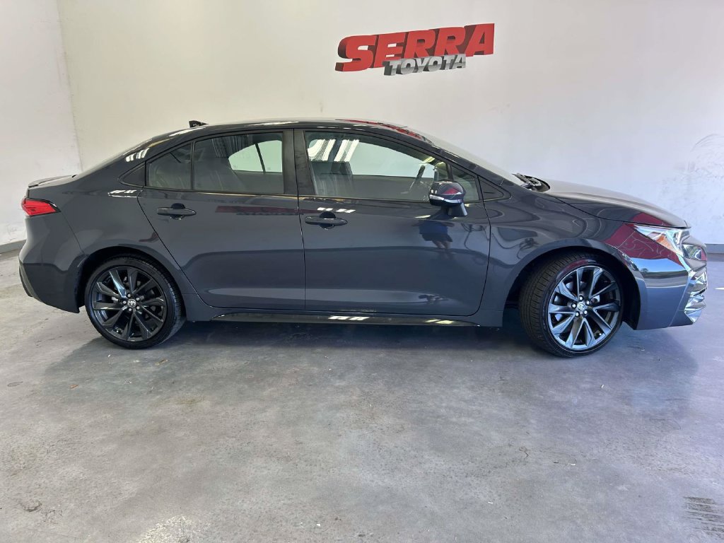 Used 2026 Toyota Corolla SE FWD image 2