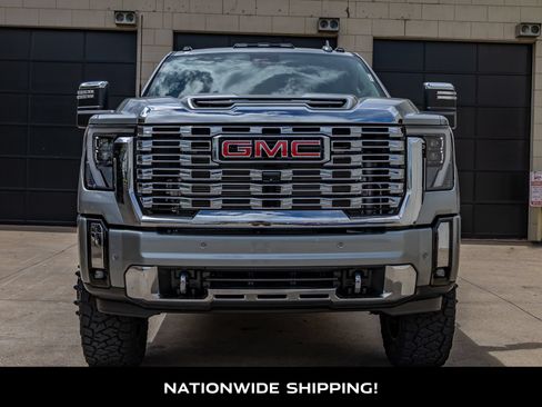 Used 2025 GMC Sierra 3500 Denali w/ Denali Reserve Package AWD/4WD image 4