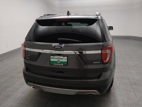 Used 2017 Ford Explorer XLT w/ Equipment Group 202A AWD/4WD image 7