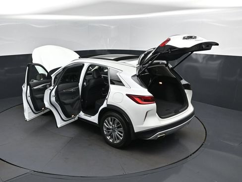 Certified 2024 INFINITI QX50 Luxe FWD image 2