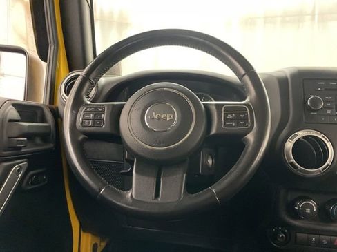 Used 2015 Jeep Wrangler Unlimited Sahara w/ Connectivity Group image 14