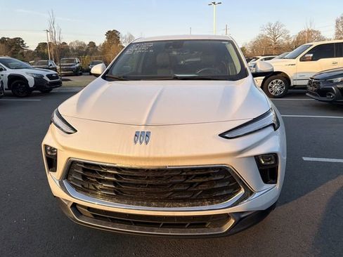 Used 2024 Buick Encore GX Preferred w/ Comfort Package image 2