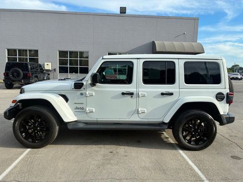 Used 2023 Jeep Wrangler Unlimited Sahara w/ Cold Weather Group AWD/4WD image 4