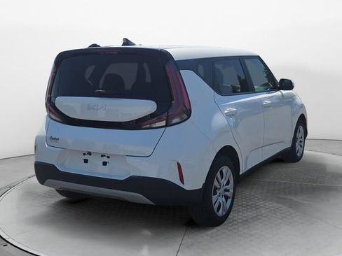 Used 2023 Kia Soul LX FWD image 5