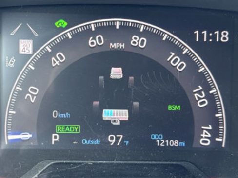 Used 2025 Toyota RAV4 XLE Premium w/ Weather Package AWD/4WD image 7