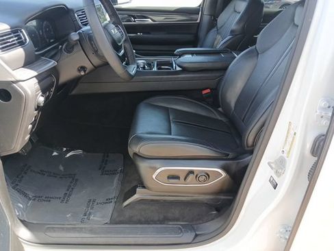 Used 2024 Jeep Wagoneer Series II AWD/4WD image 33