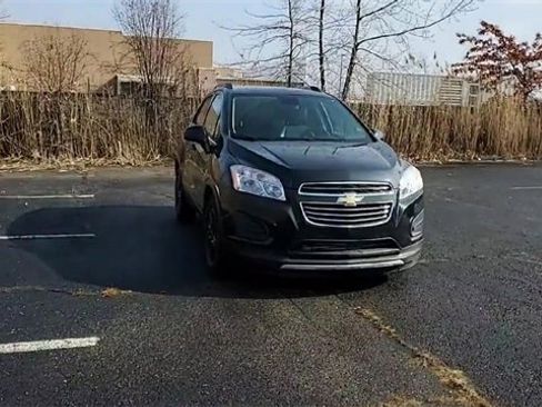 Certified 2016 Chevrolet Trax LT w/ LT Convenience Package image 2