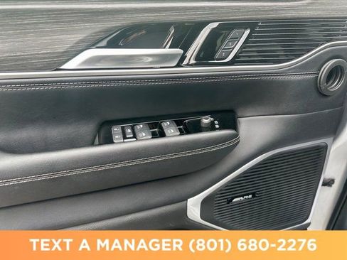 Used 2024 Jeep Wagoneer Series II AWD/4WD image 12