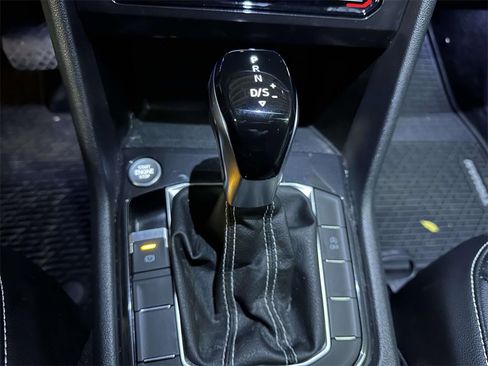 Used 2022 Volkswagen Tiguan SE image 26