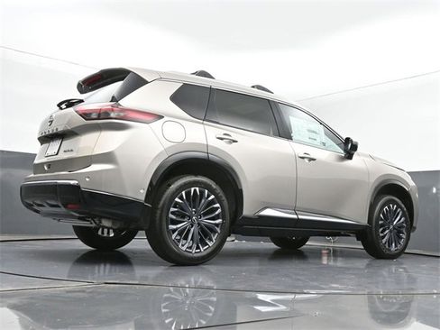 New 2025 Nissan Rogue Platinum w/ Platinum Premium Package image 43