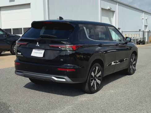 Used 2025 Mitsubishi Outlander SE image 14