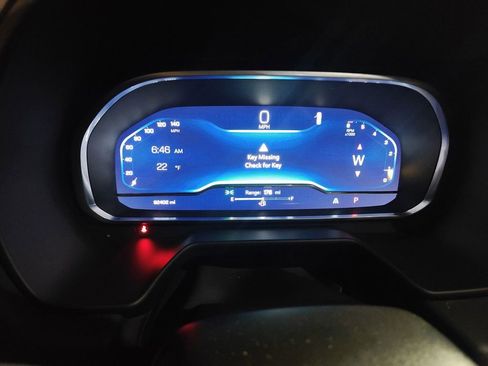 Used 2023 Chevrolet Suburban Premier image 12